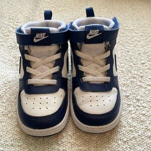 Nike toddler court borough shoes size 8